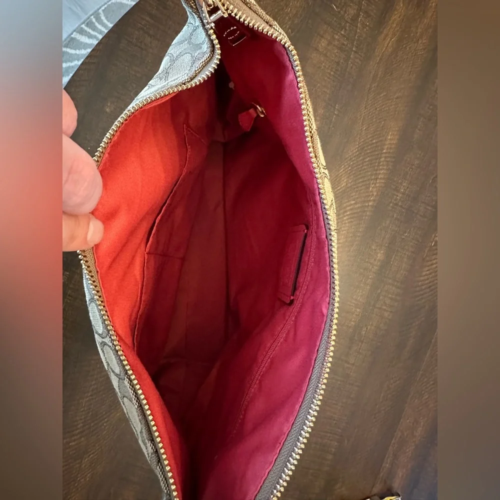 Coach Celeste Convertible Hobo Crossbody Bag Pink Accent-Missing Strap - Picture 6 of 13